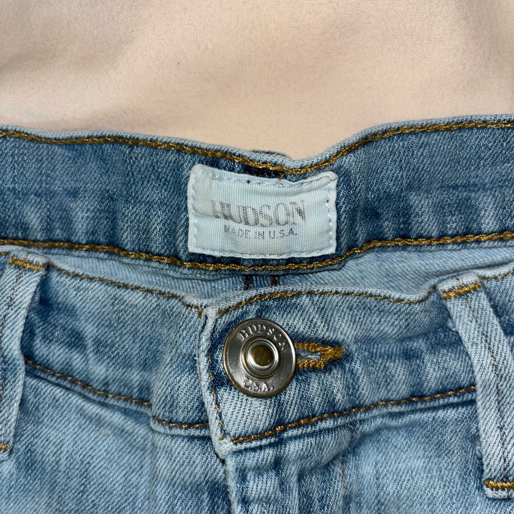 Hudson Amber Fray Hem Jean Shorts - Picture 4 of 4